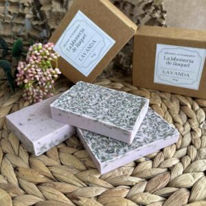 JABÓN DE LAVANDA Y ALMENDRAS ARTESANAL