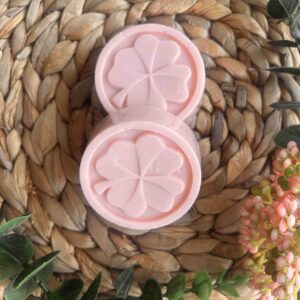 AGUACATE Y ROSA DE MOSQUETA